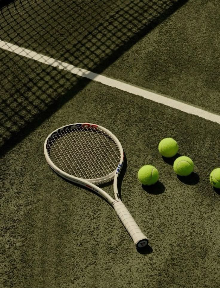 Racquet Sports 101: Badminton, Tennis and Pickleball